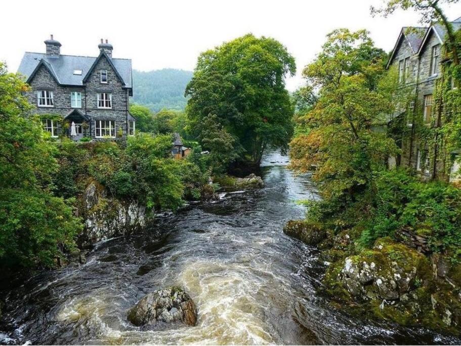 Holiday home Cosy Cottage, Nr Betws Y Coed. *